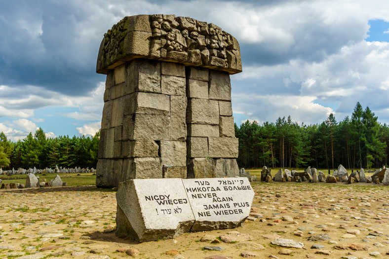 Pomnik upamiętniający ofiary Obozu Zagłady