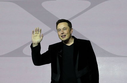 Elon Musk ostrzegł pracowników Tesli. Będą musieli spać w fabryce