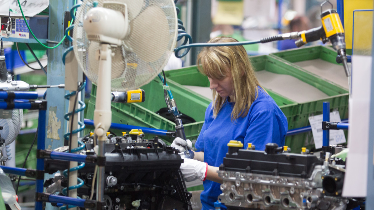 Koncern General Motors zainwestuje 250 mln euro w uruchomienie produkcji silników wysokoprężnych o pojemności 1,6 l w swoim zakładzie w Tychach. Produkcja ma ruszyć w 2017 r. - docelowo ma ich tam powstawać do 200 tys. sztuk rocznie.