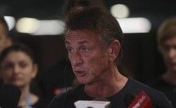 Sean Penn apeluje o pomoc militarną dla Ukrainy: Jeden miliarder mógłby zakończyć tę wojnę