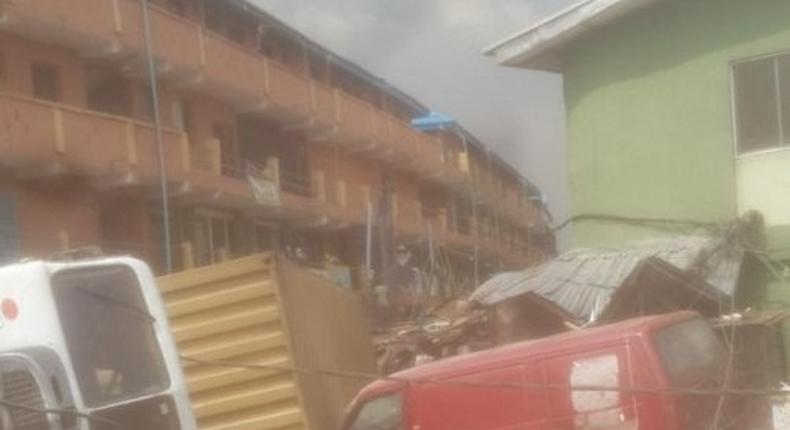 Trailer falls on vehicle in Lagos