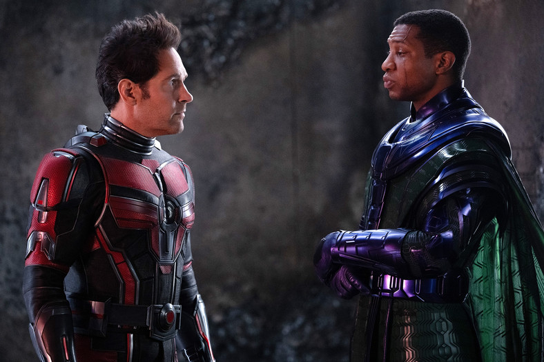 Paul Rudd i Jonathan Majors w filmie "Ant-Man i Osa: Kwantomania"