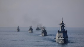 Chińska armia rozpoczęła manewry z udziałem ostrej amunicji. Jest reakcja Rosji