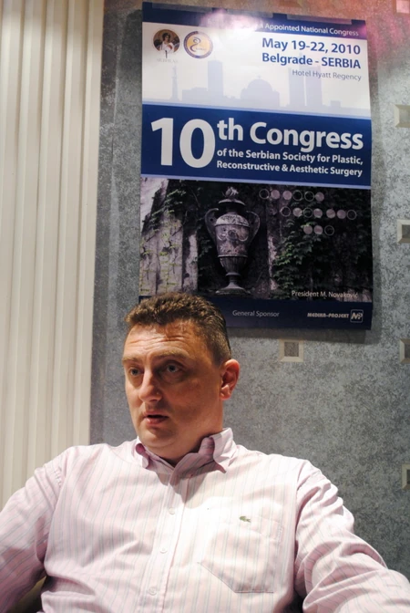 Dr Nenad Stepić: U korak sa svetskim plastičnim hirurzima - Blic