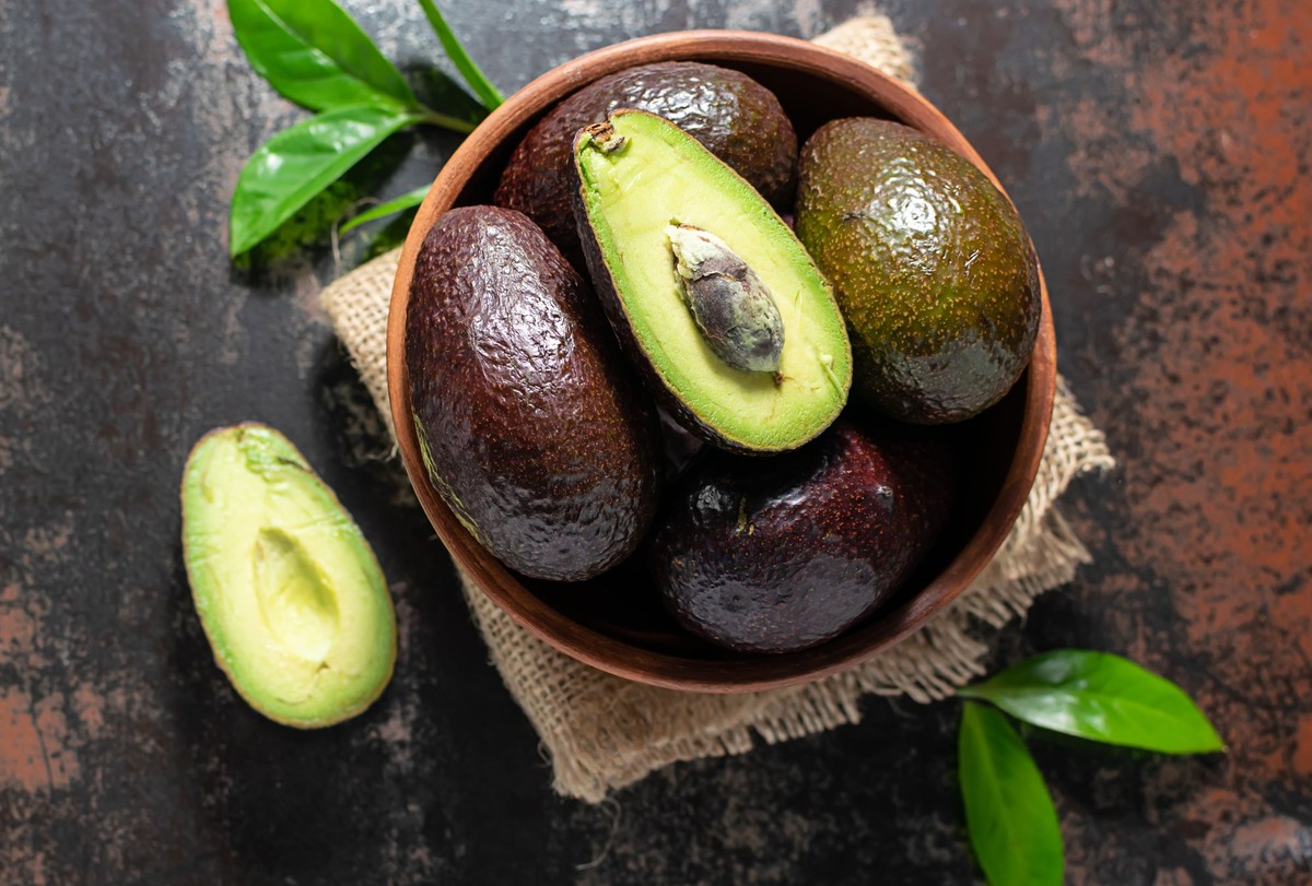 Czym się różni awokado hass od klasycznego? Które jest zdrowsze?