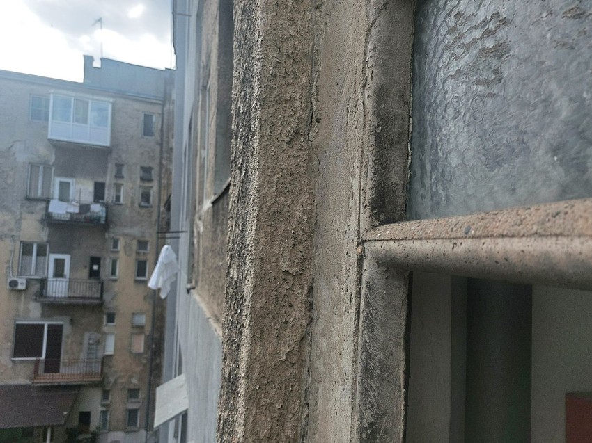 Zgrada u Beogradu bez cele fasade