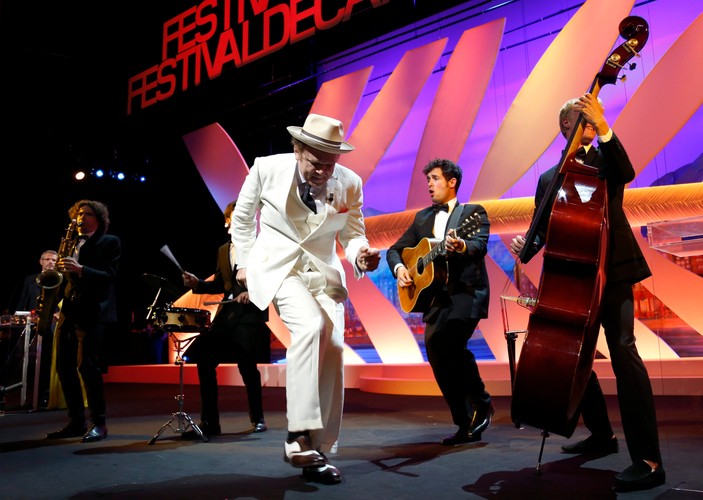 John C Reilly podcas występu na ceremonii zamknięcia festiwalu