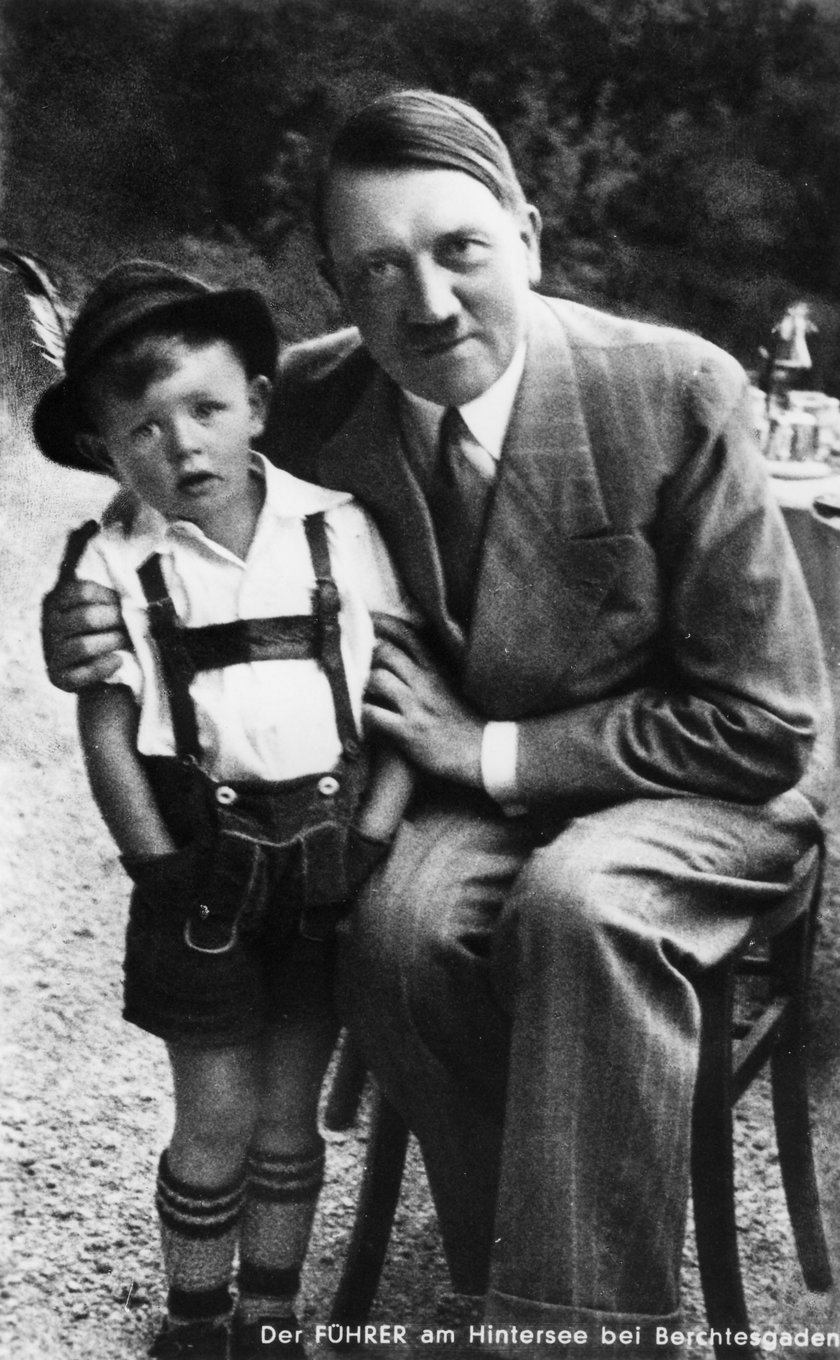 Chłopiec z plakatu z Hitlerem