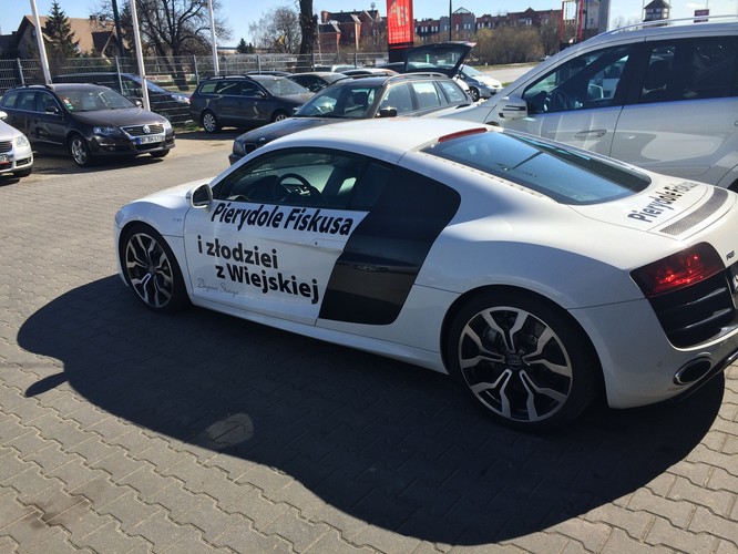 Oklejone audi R8