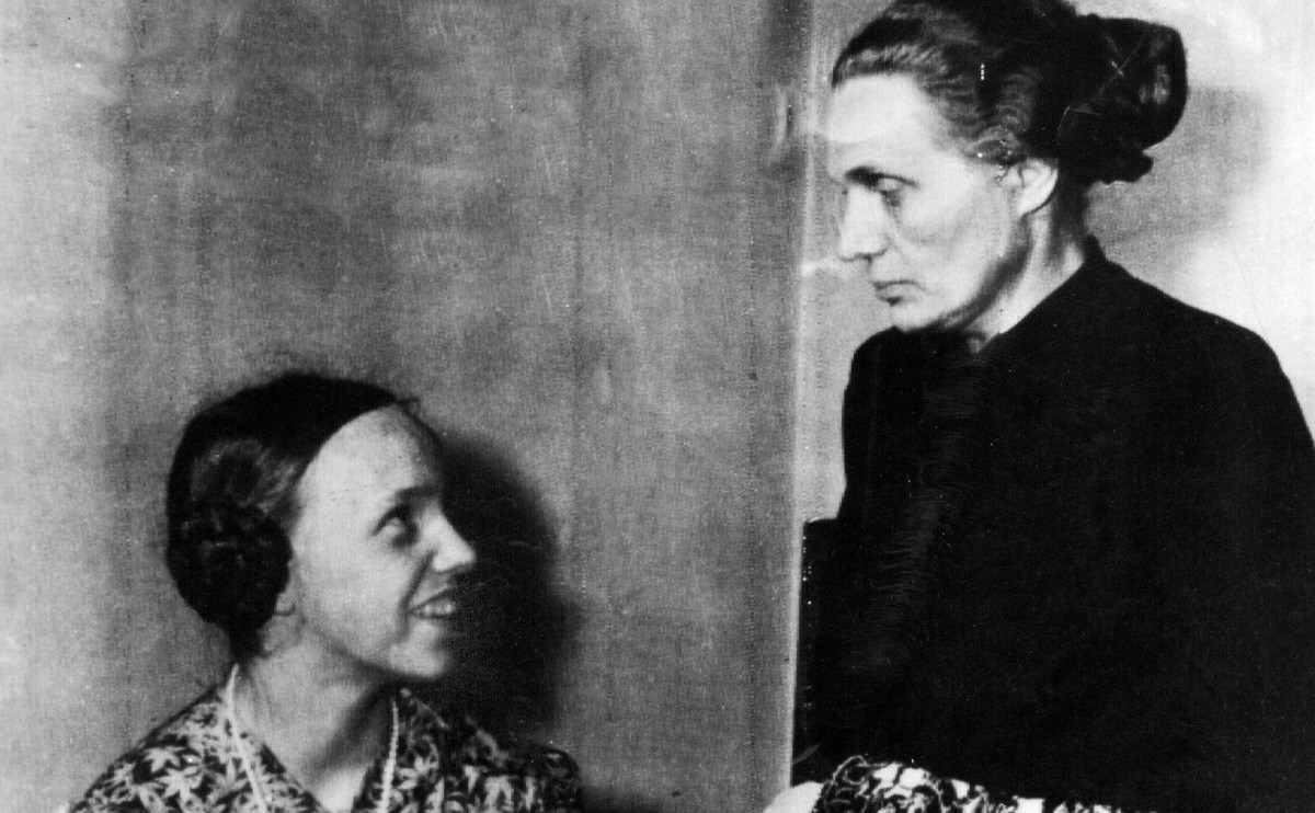 Margarete Himmler (z prawej) z córką Gudrun