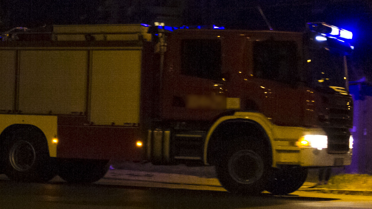 Pożar w restauracji Dworek przy ulicy Studziennej 1 w Opolu. Okoliczności zaprószenia ognia nie są jeszcze znane. Z informacji Radia Opole wynika, że spaliła się część parteru.