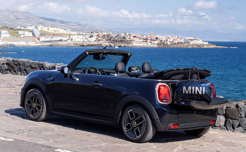 MINI Cooper SE Cabrio (2023 r.)