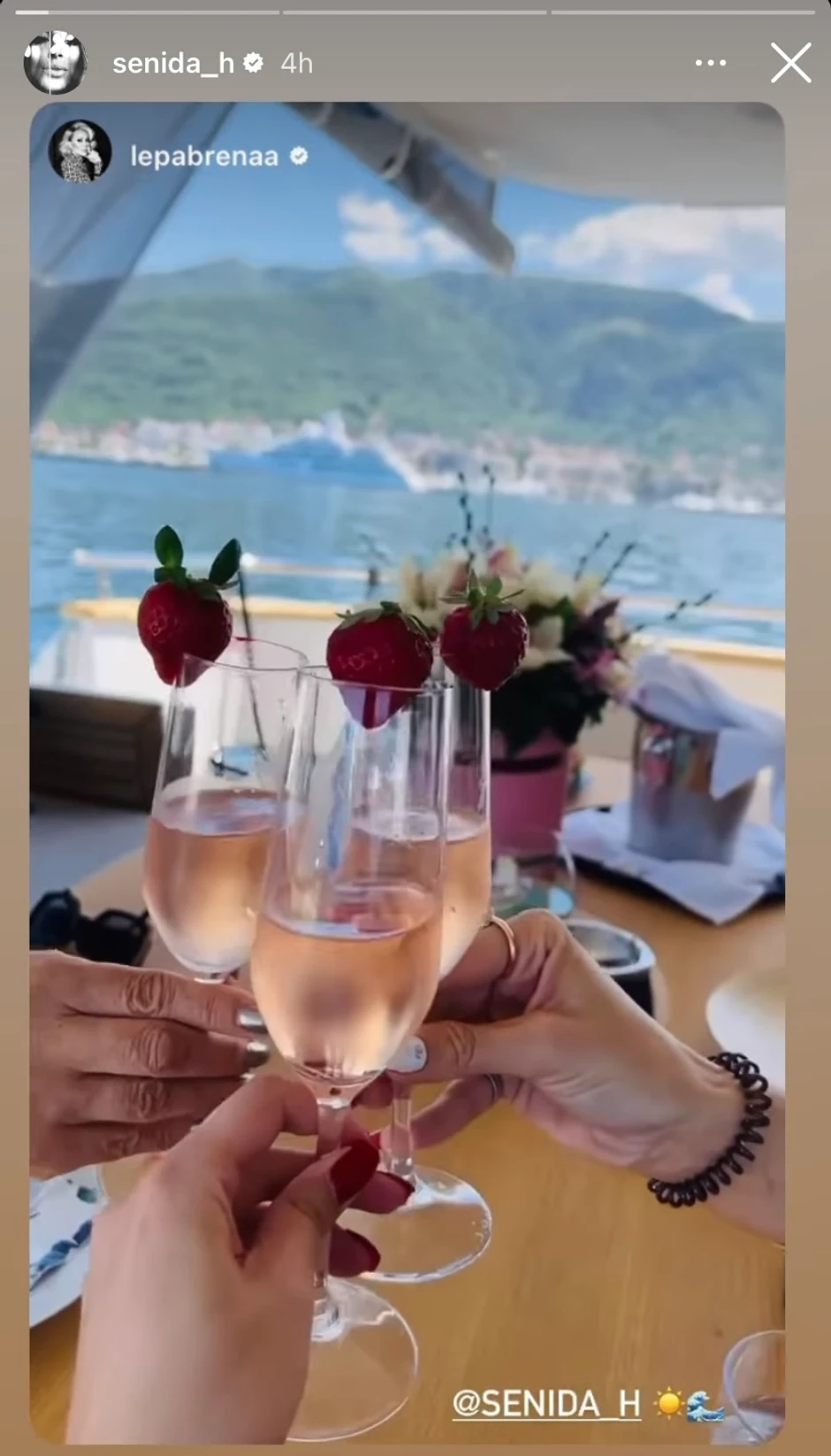 Lepa Brena i Senidah uživaju na odmoru