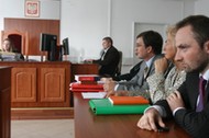 Zbigniew Ziobro, Witold Ziobro, Krystyna Kornicka-Ziobro, na sali rozpraw krakowskiego sądu, 2008 r.