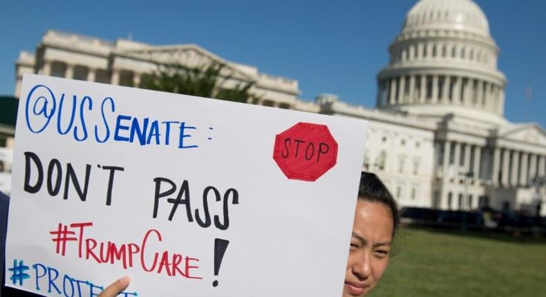 President Donald Trump's health care reform, the subject of frequent protests, is one of the pending issues forcing the US Senate to delay its summer break