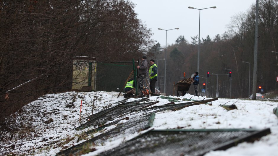 Grodzenie terenu pod budowę hali widowiskowo-sportowej