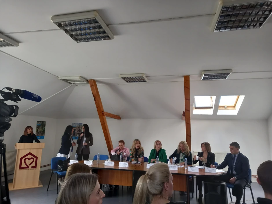 Konferencija je trajala više od sat vremena