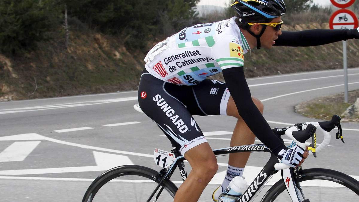 Kolejny dzień Giro d'Italia przyniósł następną nieudaną ucieczkę. Na wyjątkowo płaskim ósmym etapie wiodącym z Sapri do Tropei (214 km) triumfował Oscar Gatto (Farnese Vini) po walce na finiszu z Alberto Contadorem (Saxo Bank).