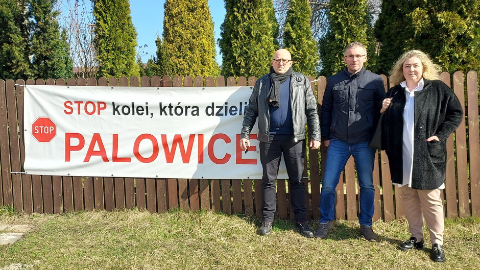 Mieszkańcy protestują przeciwko budowie kolei do CPK przez Palowice