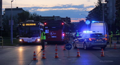 Dramat w Jeleniej Górze. Młoda kobieta wpadła pod koła autobusu miejskiego