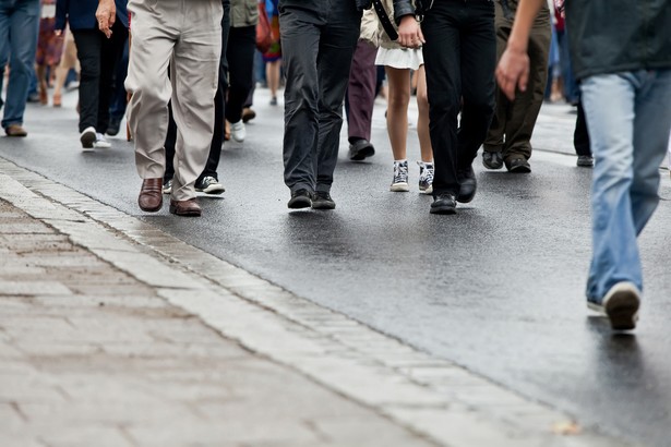 Według policji 20 osób siadając na jezdni próbowało zablokować przemarsz, zastosowano wobec nich środek przymusu bezpośredniego czyli siłę fizyczną.