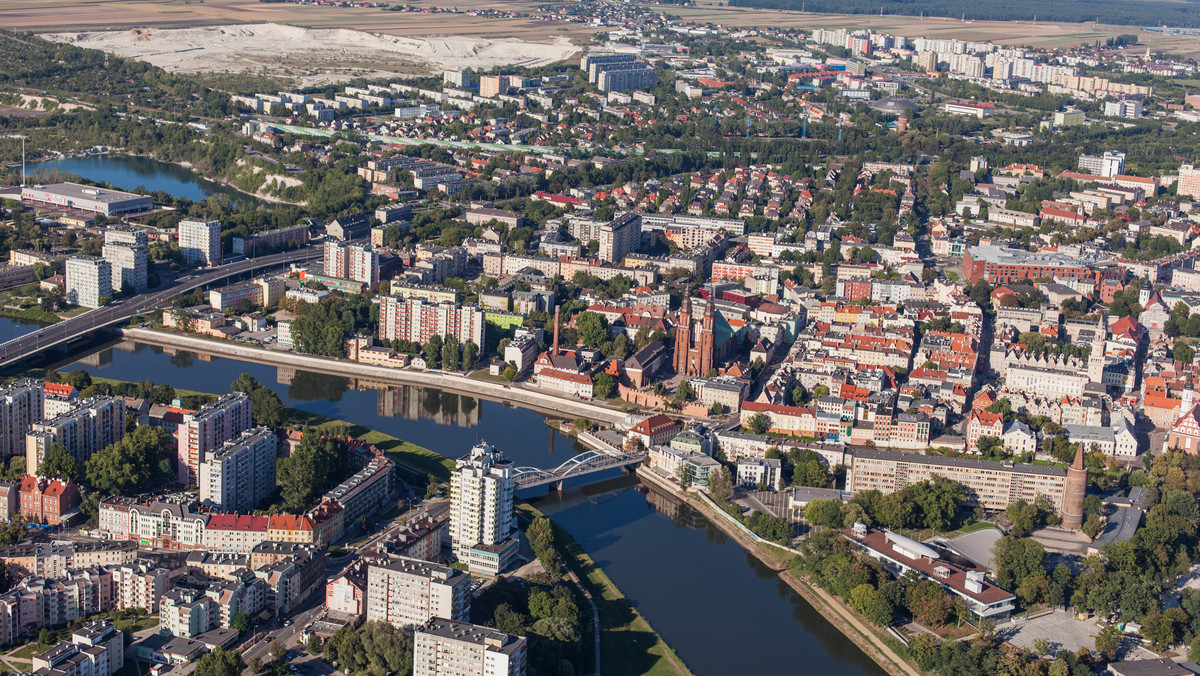 W Opolu, po ponad rocznej przerwie, otwarto dziś biuro Wałbrzyskiej Specjalnej Strefy Ekonomicznej Invest Park.