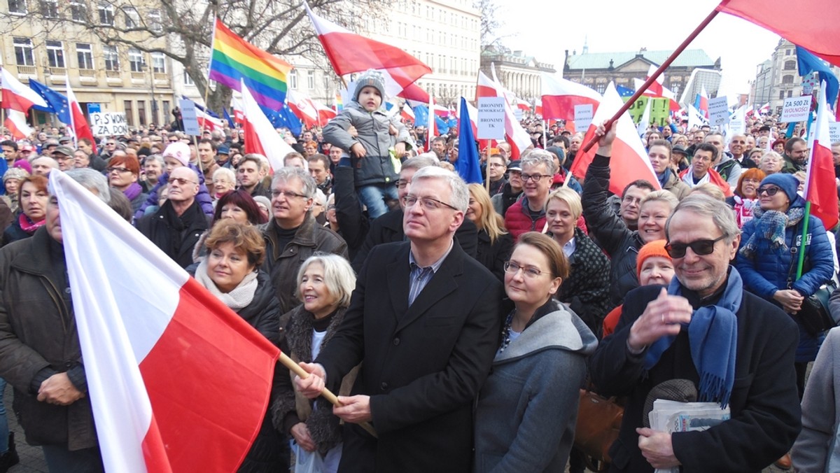 Prezydent Poznania postanowił nie brać w wielu ważnych dla Poznania uroczystościach. Tym razem zabrakło go na obchodach 97. rocznicy wybuchu Powstania Wielkopolskiego. To nie spodobało się również politykom z partii Nowoczesna Ryszarda Petru.