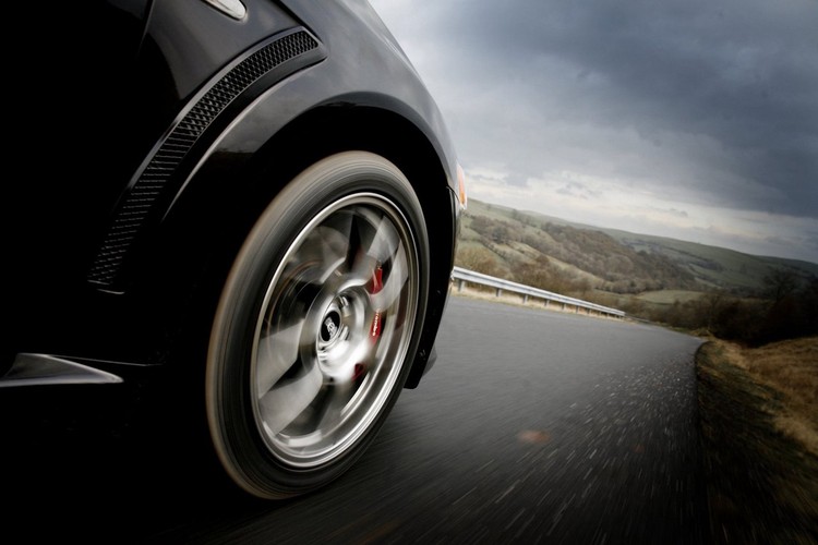 Pod maską prawie 300 KM