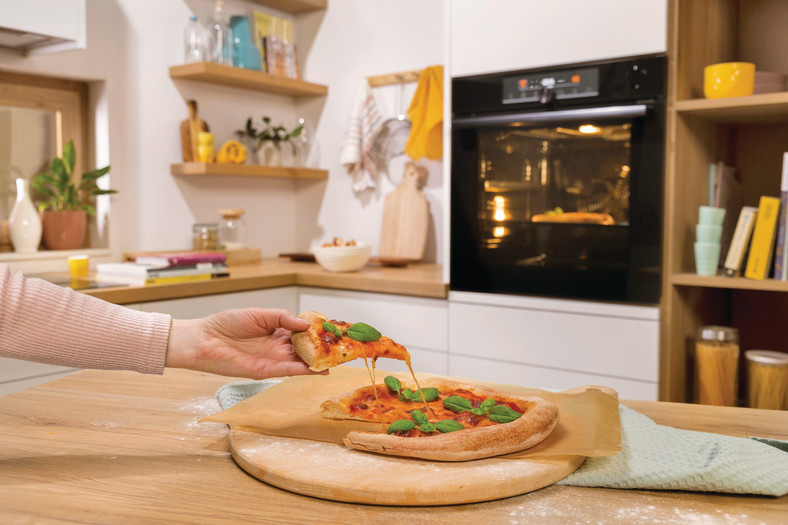 Jak przygotować w domu prawdziwą, włoską pizzę?