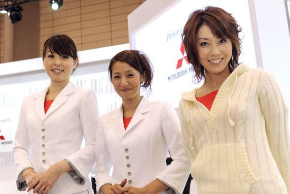 W Tokio trwa 41. salon samochodowy. Zobacz zdjęcia hostess!