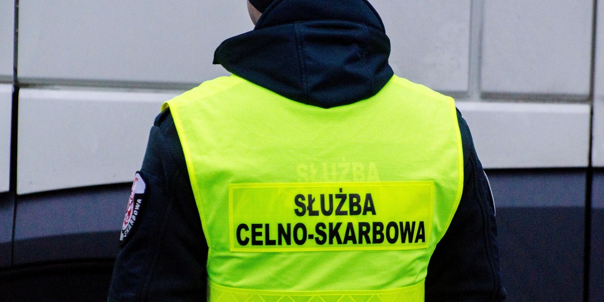 Funkcjonariusz Służby Celno-Skarbowej