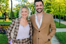 "Skandaliczne". Ekspertka oceniła stylizacje i zachowanie Barbary Kurdej-Szatan i jej męża na spotkaniu z ambasadorem USA