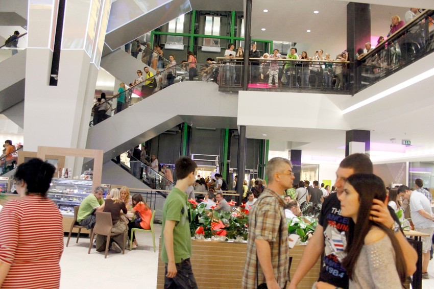 Šoping centri će raditi uobičajeno radno vreme i 1. maja