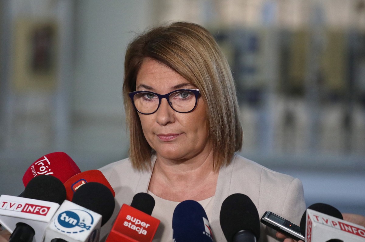 Mazurek oceniła we wtorek, że sprawa tzw. afery posłuchowej to "odgrzewany kotlet".