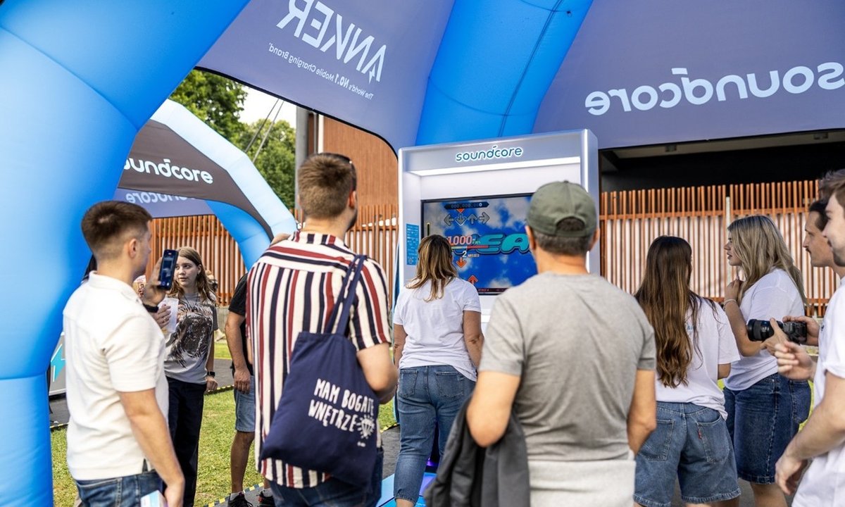 Soundcore by Anker rusza w trasę z Żywiec Męskim Graniem i wspiera osoby w spektrum autyzmu