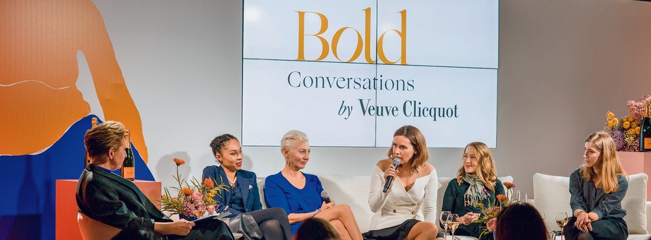 Inauguracyjne spotkanie Bold Conversations by Veuve Clicquot. W panelu poprowadzonym przez Justynę M. Adamczyk wzięły udział: Omenaa Mensah, Jowita Michalska, Ewa Szmidt-Belcarz, Anna Kieszkowska-Grudny oraz Zuzanna Brzosko.