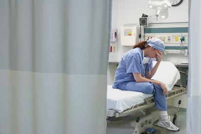 Koronavírus: több oltott kórházi dolgozó is megfertőződött
