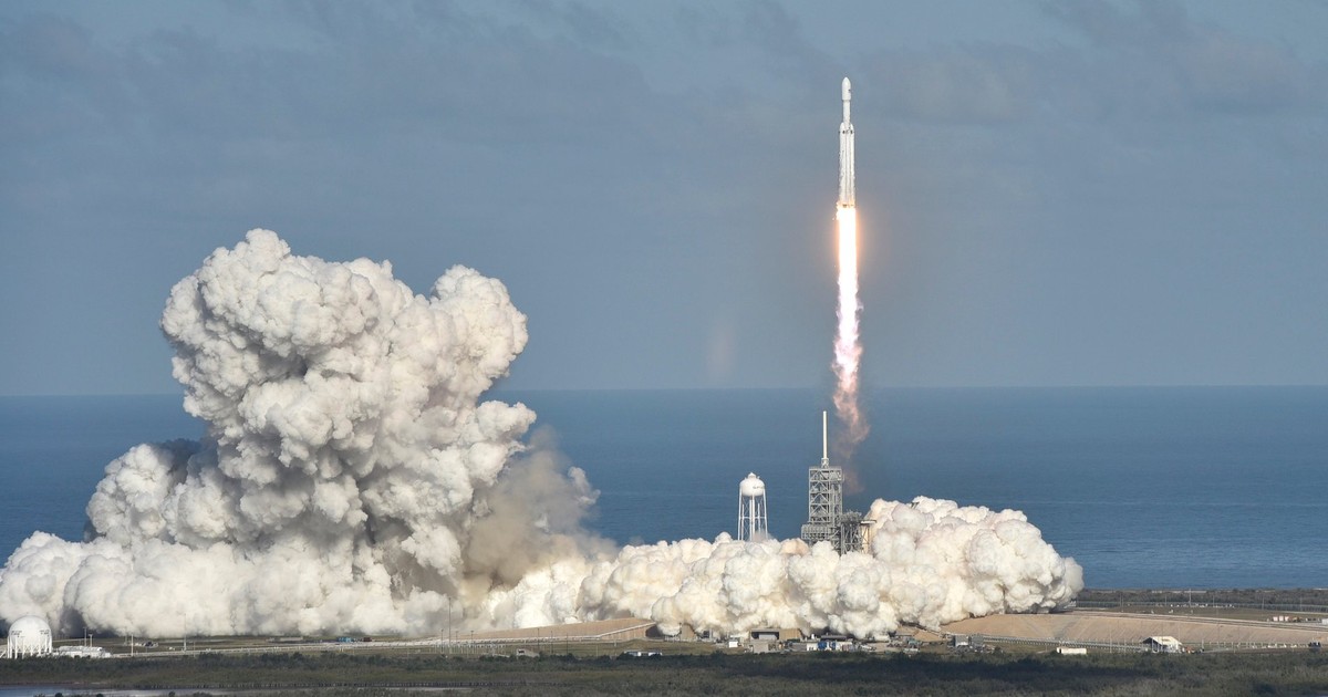 A SpaceX contractor risked disaster by forging safety inspectors ...