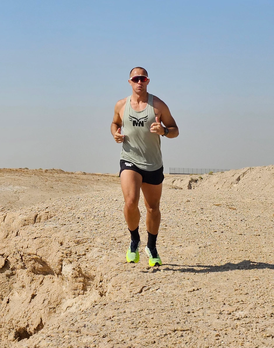 Marko Nikolić iz Vranja trči 1.600 kilometara kroz pustinju da bi pomogao bolesnom dečaku