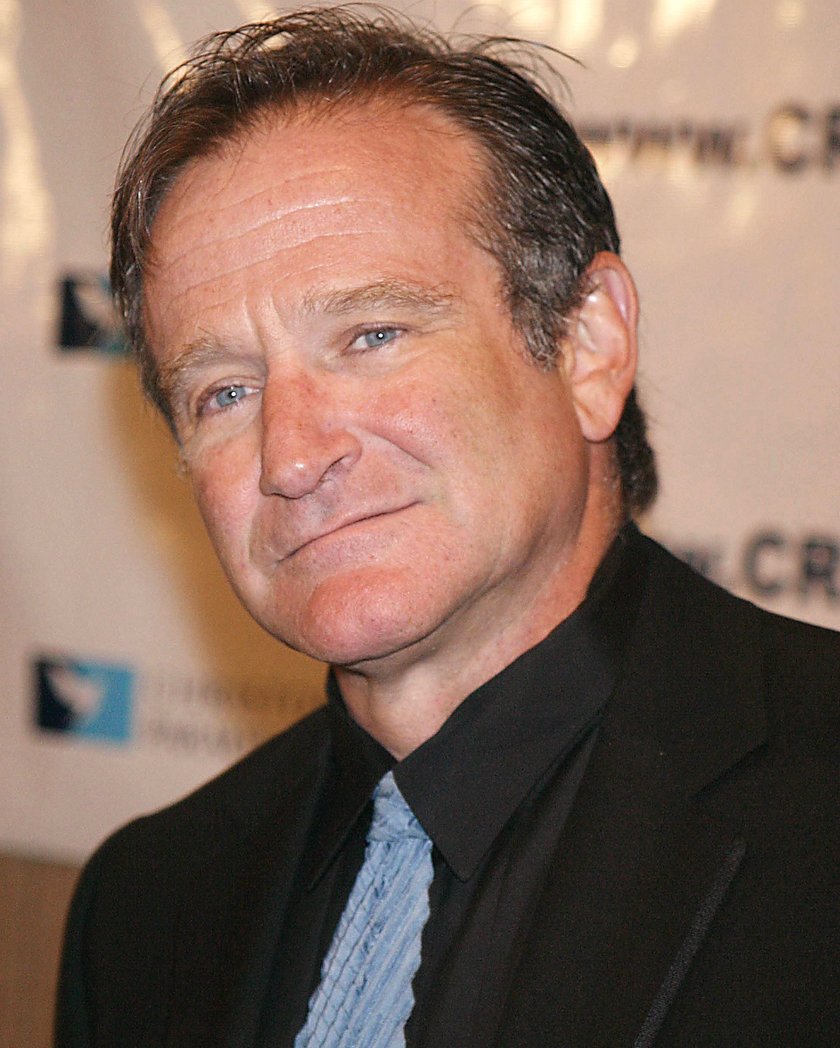 Robin Williams w czarnej koszuli