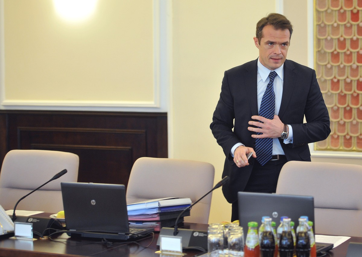 Minister transportu na posiedzeniu rządu