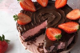 Najlepša torta ovog proleća: Lagani ČIZKEJK sa JAGODAMA i Nutelom, sprema se brzo, bez stresa, a izgleda rajski!