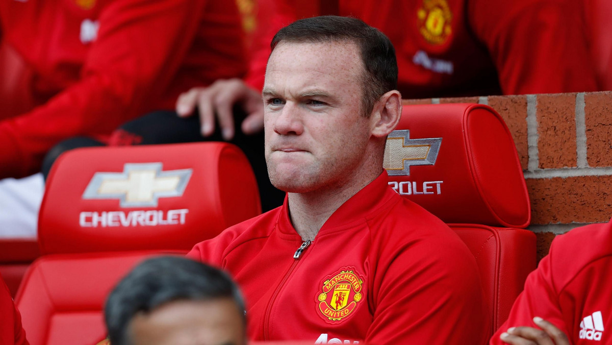 Menedżer Manchesteru United Jose Mourinho zrobił w sobotę zamach na legendę, sadzając Wayne'a Rooneya na ławce rezerwowych w meczu przeciwko Leicester, ale jego partner z boiska Chris Smalling jest przekonany, że kapitan Czerwonych Diabłów szybko wróci do pierwszego składu.