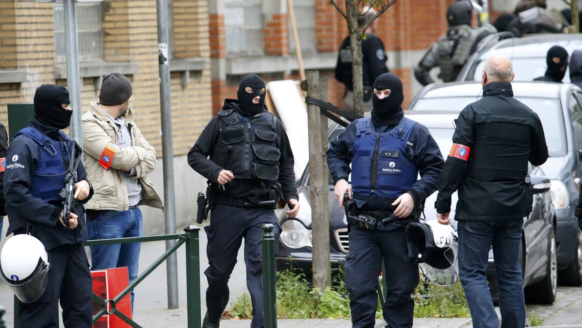 Belgian police stage raid in Brussels suburb of Molenbeek