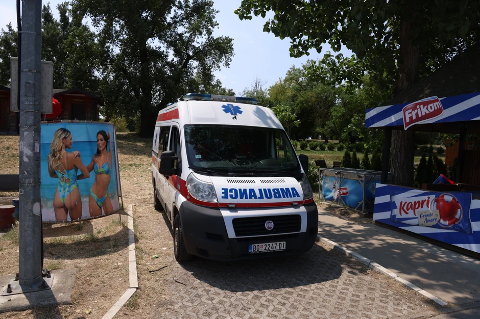 Raspoređene su i dežurne službe i vozila Hitne pomoći.