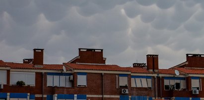 Ludzie patrzyli w niebo z niedowierzaniem i pstrykali zdjęcia. Taka gratka nie zdarza się często