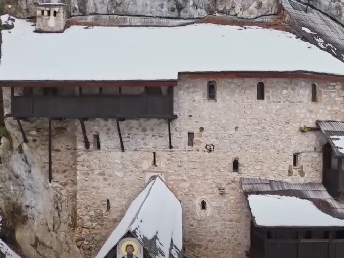 U ovaj srpski manastir dolaze i muslimani i pravoslavci, a poznat je po isceliteljskim čudima