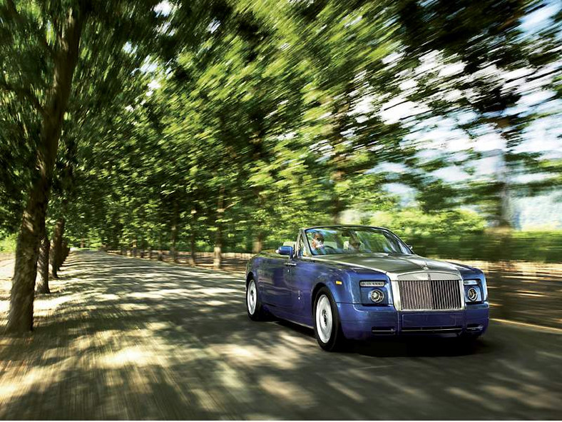 Rolls-Royce Phantom Drophead Coupe – dach opadnie w Detroit