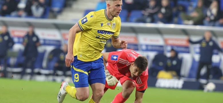 Arka zepchnęła Legię do strefy spadkowej. Wisła przegrała piąty mecz z rzędu