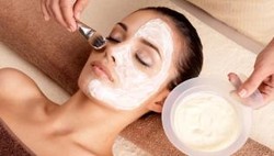 Kilka gadżetów, które warto kupić, żeby urządzić domowe SPA